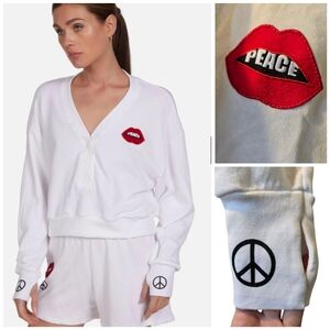 Lauren Moshi Patched Lips Camas cardigan